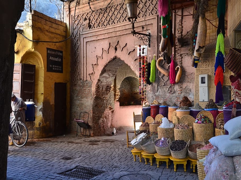 marrakech-morocco-bazaar-oriental